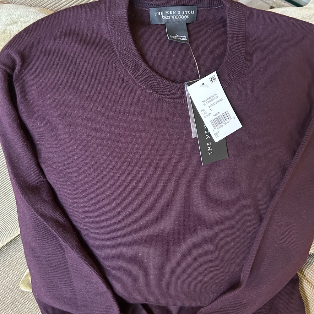 Bloomingdales Mens Light weight wool Sweater